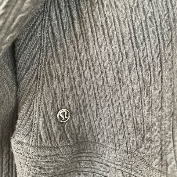 Lululemon Retreat Yourself Pullover In Black XS/S - Picture 9 of 10